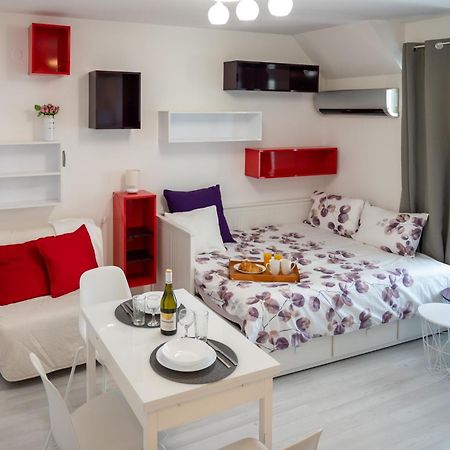 Apartamento Colorful Studio With Balcony - Free Parking Sofía Exterior foto